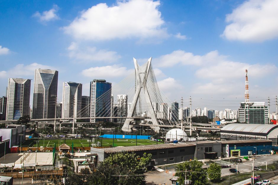 Aerial view of São Paulo's skyline showcasing the iconic Octávio Frias de Oliveira Bridge.